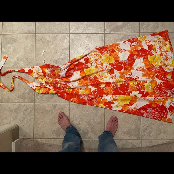 Halloween costumes for the adults and kiddos tons of accessors. Prices vary - Picture 16 of 17